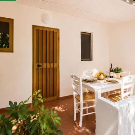 With Pool By The Sea In Apartamento